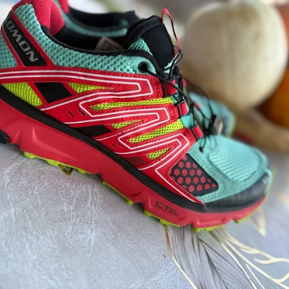 Salomon Vibrant Green and Red Trail Shoes - Picture 8 of 12